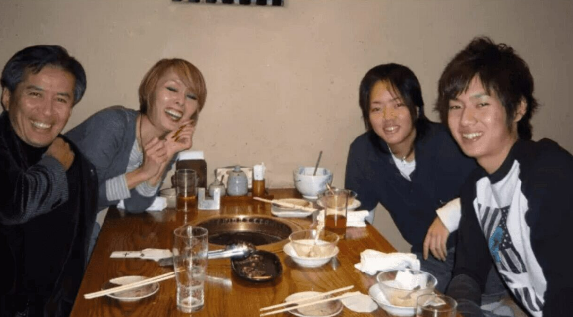 家族写真でわかる関係