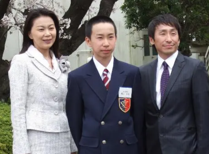 横山典弘の嫁の名前と元タレント時代の姿